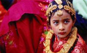 尼泊爾“活女神”悲哀：受萬人尊崇，被禁錮在寺廟，最后孤獨(dú)終老